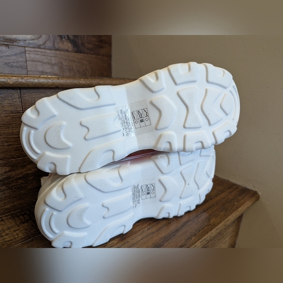 Sanrio Hello Kitty Platform Sneakers White Woman's Size 10 EU 41 New - Picture 11 of 15